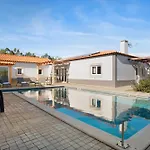 Rosa Com Piscina E Jacuzzi * 萨利蒂马托斯